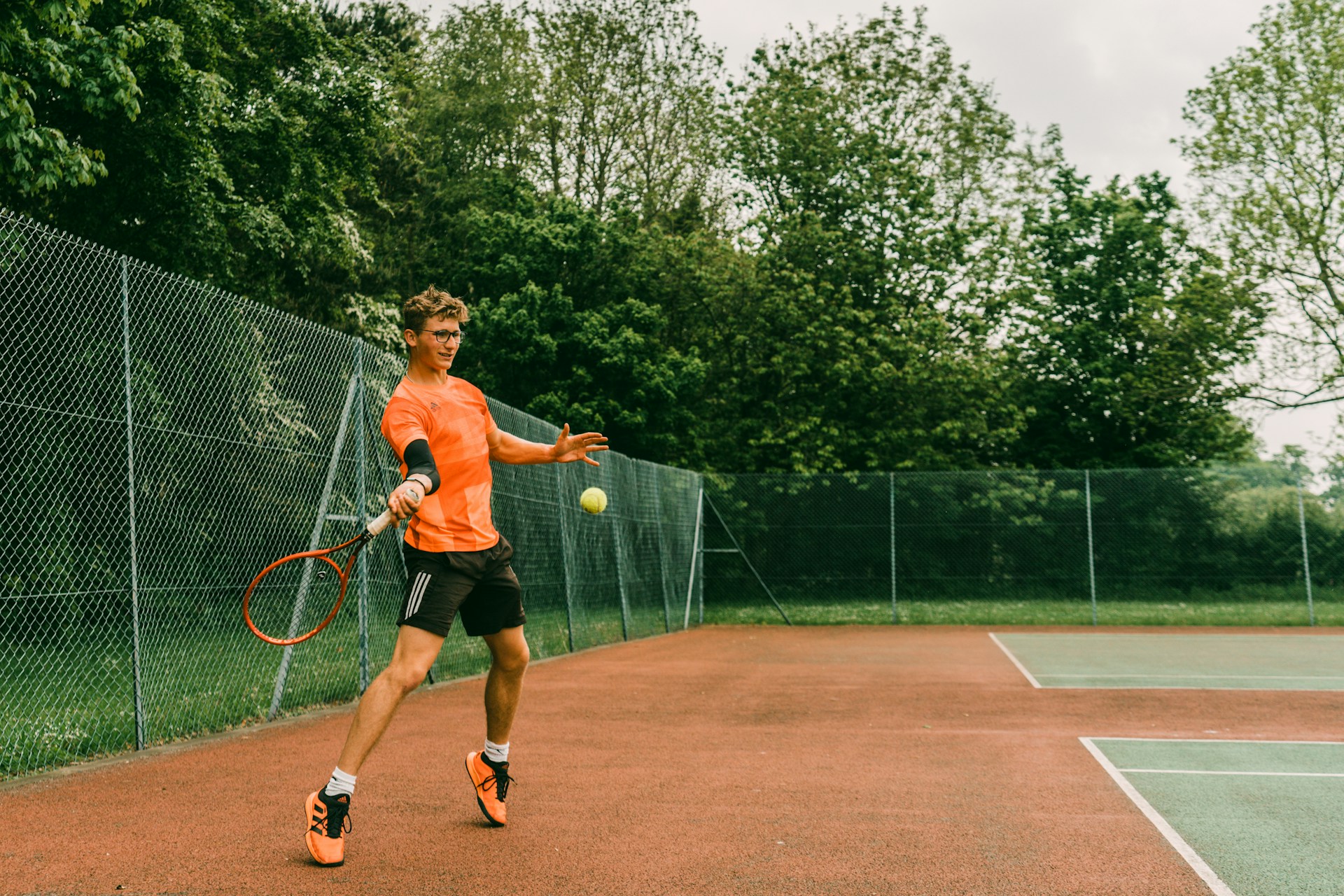 Stellungsspiel im Tennis: 6 Tipps, wie du mehr Bälle erläufst und den richtigen Abstand zum Ball findest